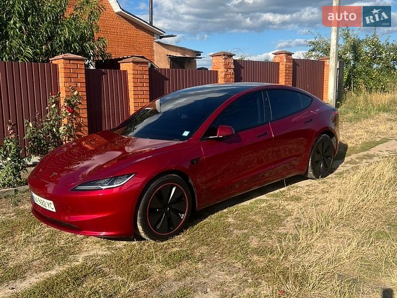 Седан Tesla Model 3 2024 в Києві