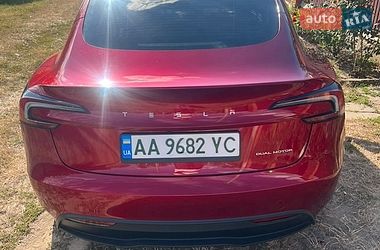 Седан Tesla Model 3 2024 в Києві