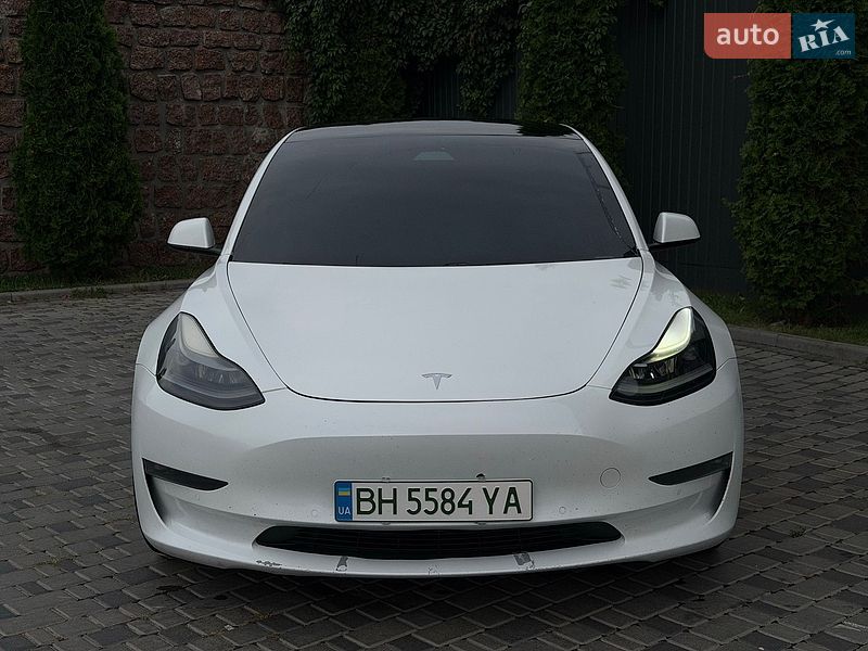 Седан Tesla Model 3 2021 в Кропивницькому