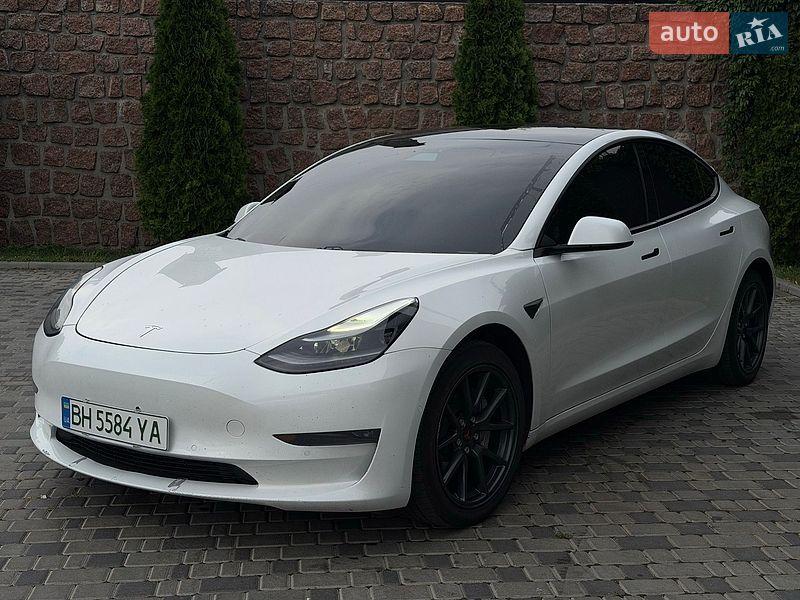 Tesla Model 3 2021