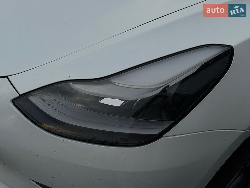 Седан Tesla Model 3 2021 в Кропивницькому
