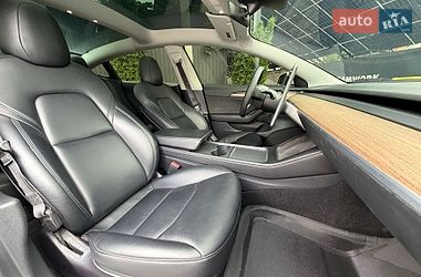 Седан Tesla Model 3 2021 в Кропивницькому