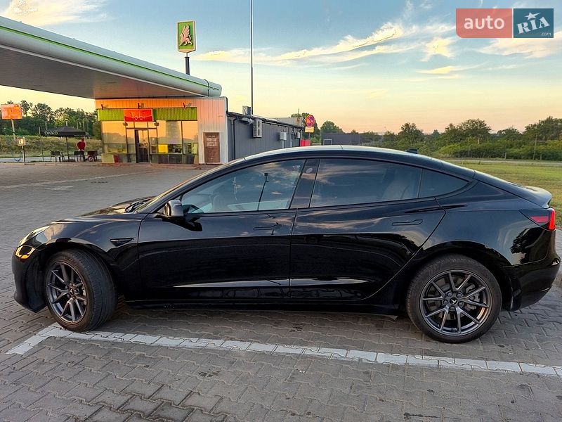 Седан Tesla Model 3 2021 в Дніпрі