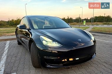 Седан Tesla Model 3 2021 в Дніпрі