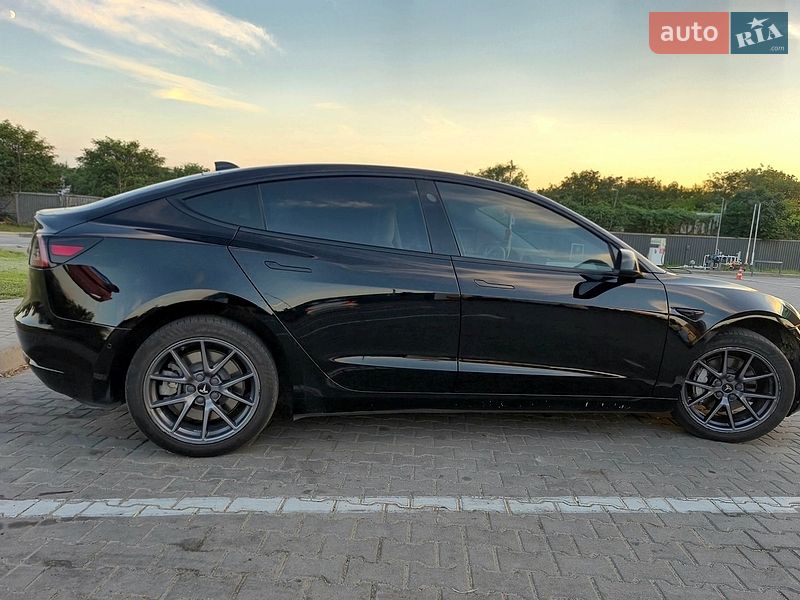 Седан Tesla Model 3 2021 в Дніпрі