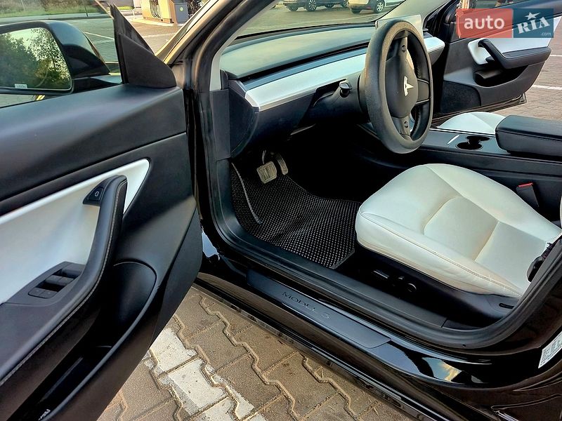 Седан Tesla Model 3 2021 в Дніпрі