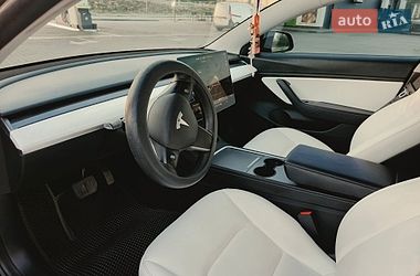 Седан Tesla Model 3 2021 в Дніпрі