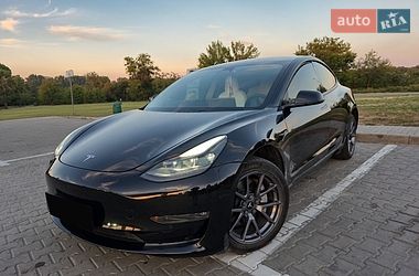 Седан Tesla Model 3 2021 в Дніпрі