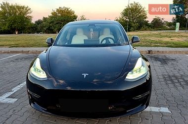 Седан Tesla Model 3 2021 в Дніпрі