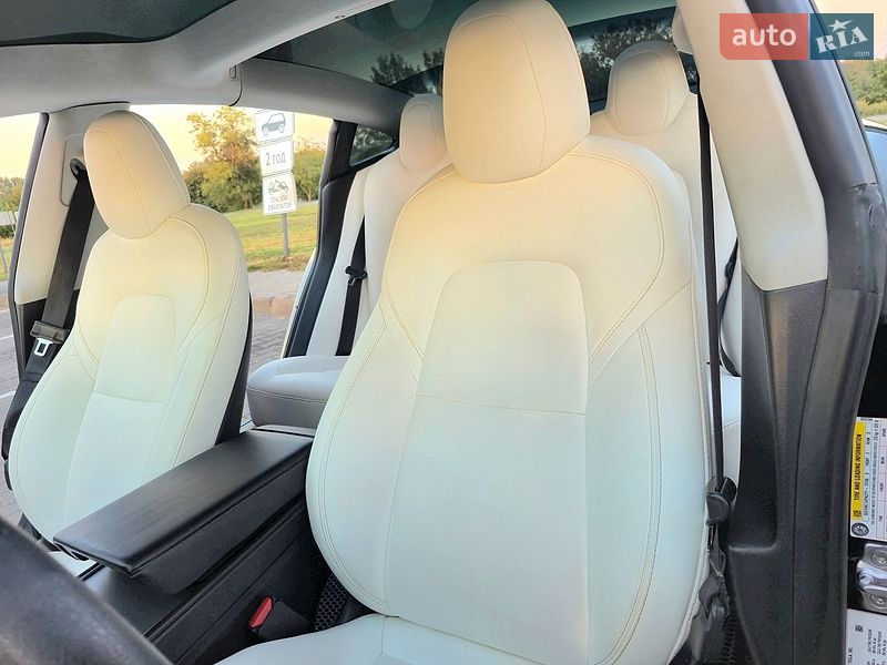 Седан Tesla Model 3 2021 в Дніпрі