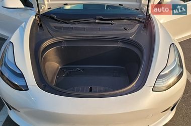 Седан Tesla Model 3 2019 в Києві