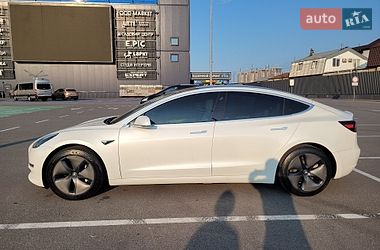 Седан Tesla Model 3 2019 в Києві