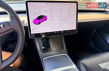 Седан Tesla Model 3 2021 в Вышгороде