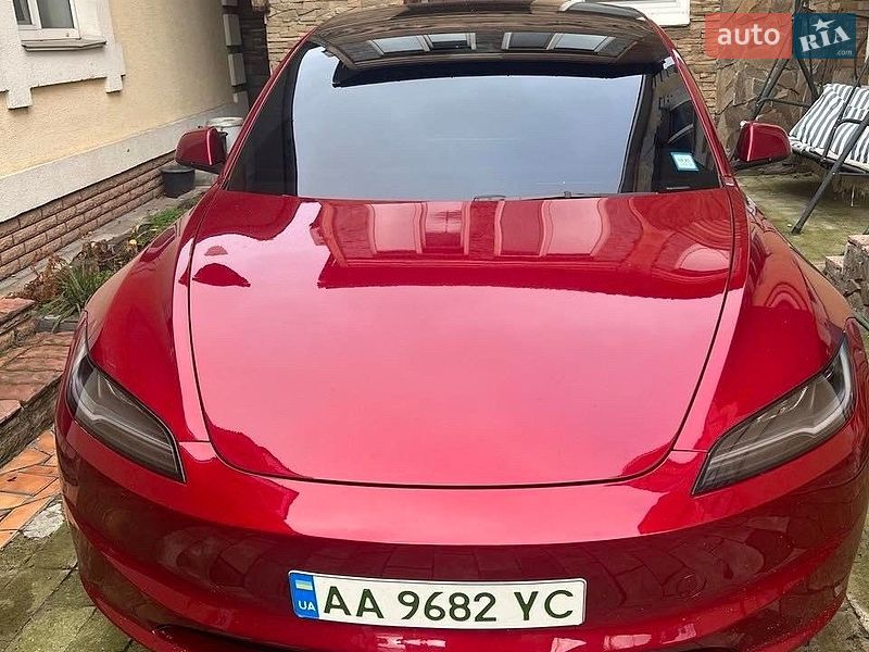 Седан Tesla Model 3 2024 в Києві