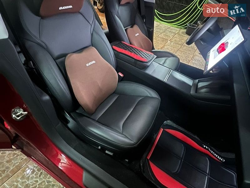 Седан Tesla Model 3 2024 в Києві