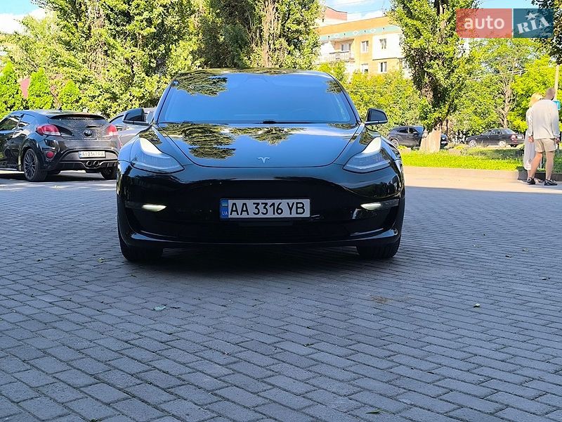 Седан Tesla Model 3 2018 в Кам'янець-Подільському