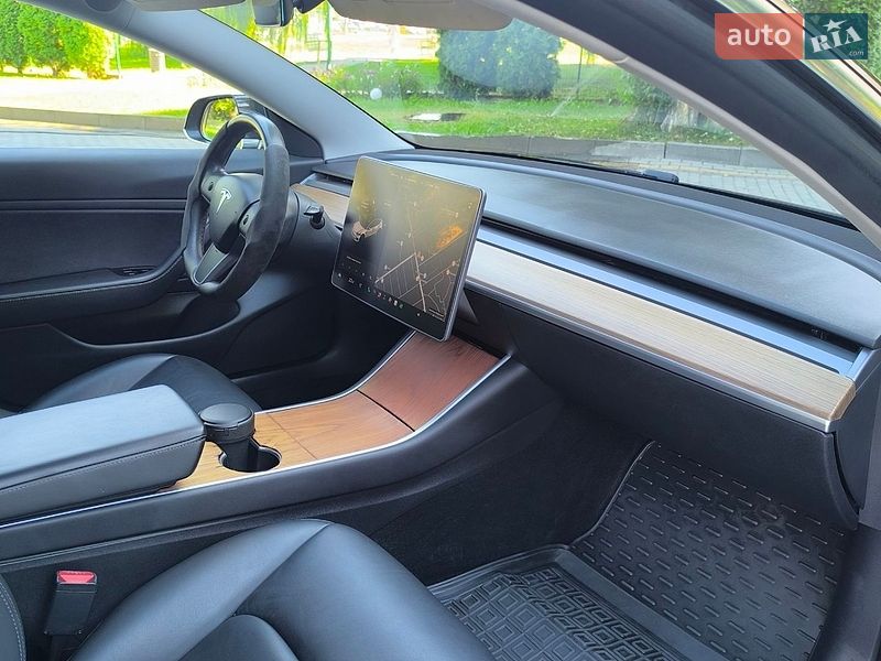 Седан Tesla Model 3 2018 в Кам'янець-Подільському