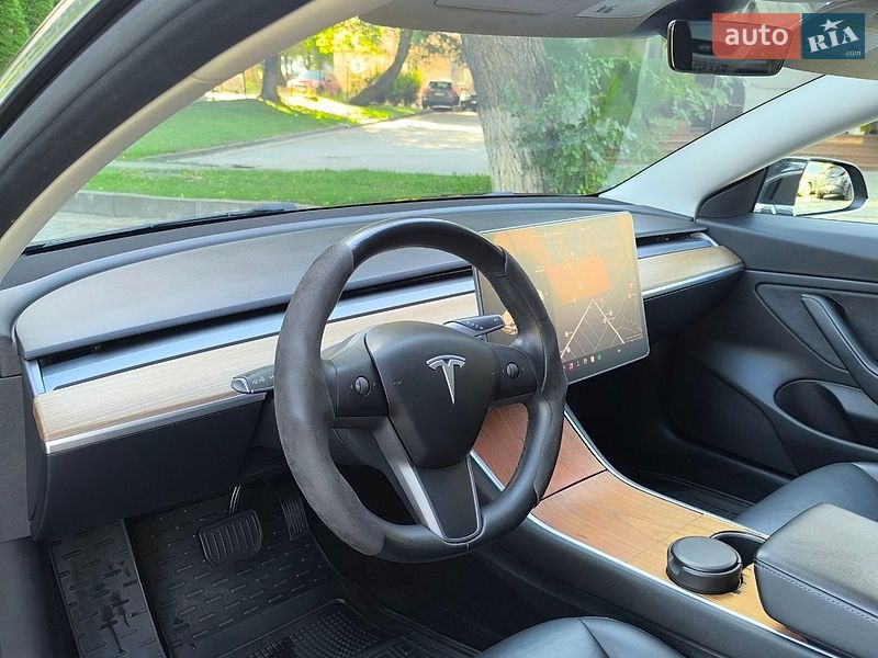 Седан Tesla Model 3 2018 в Кам'янець-Подільському