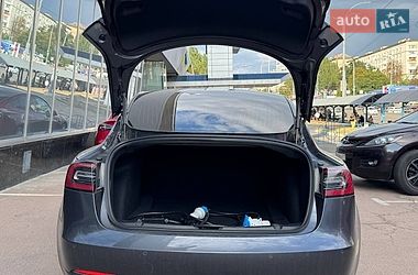 Седан Tesla Model 3 2020 в Киеве фото 7 Седан Tesla Model 3 2020 в Киеве