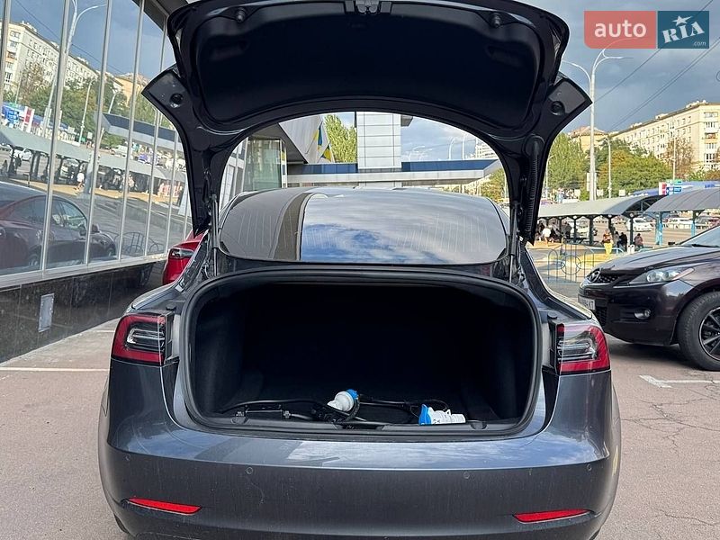 Седан Tesla Model 3 2020 в Киеве фото 7 Седан Tesla Model 3 2020 в Киеве
