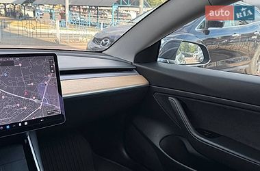 Седан Tesla Model 3 2020 в Киеве фото 15 Седан Tesla Model 3 2020 в Киеве