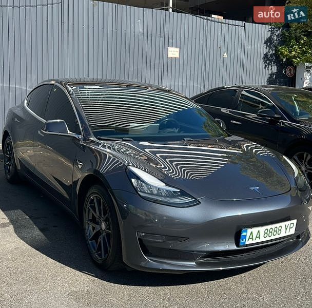 Седан Tesla Model 3 2019 в Києві