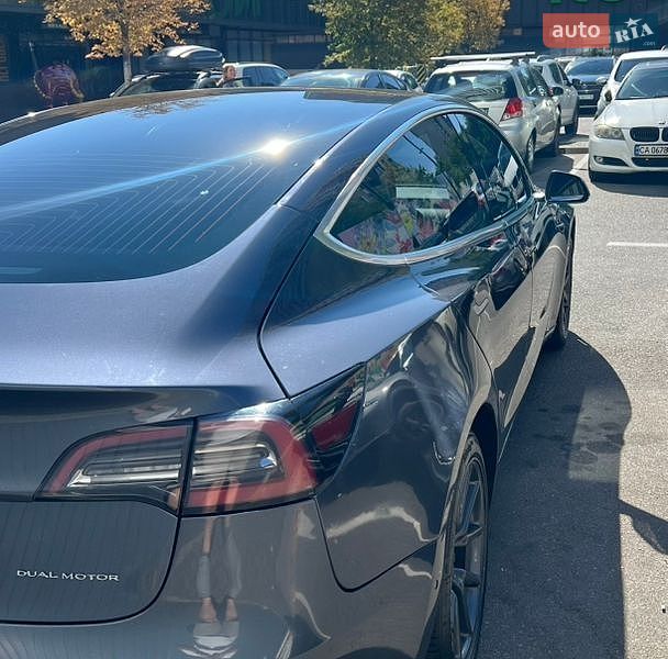 Седан Tesla Model 3 2019 в Києві