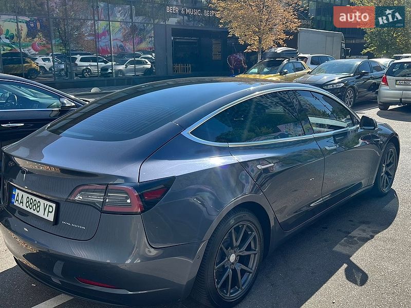 Седан Tesla Model 3 2019 в Києві