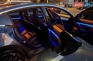 Седан Tesla Model 3 2019 в Києві