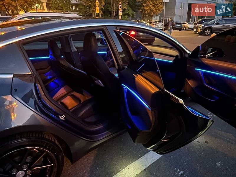 Седан Tesla Model 3 2019 в Києві