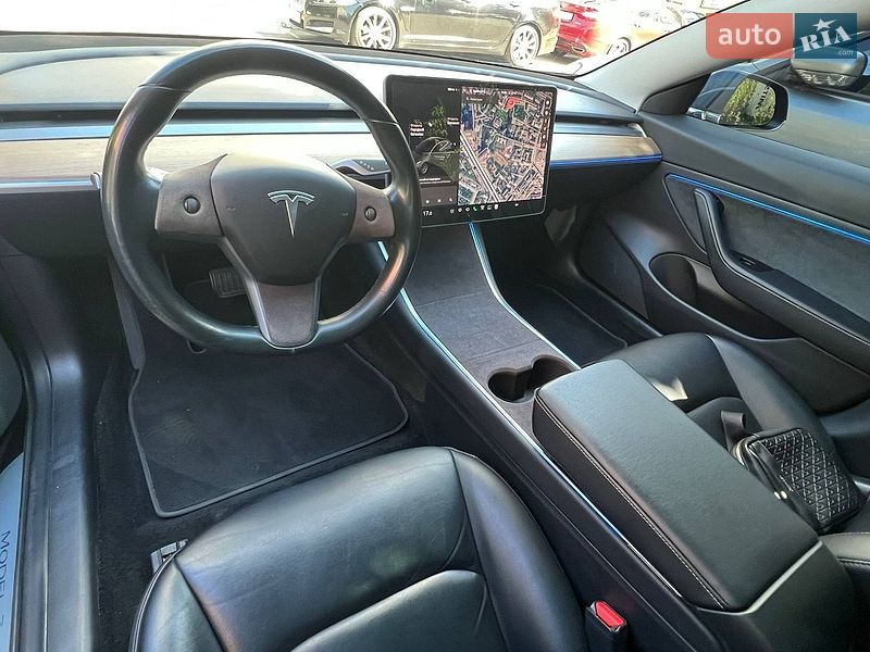 Седан Tesla Model 3 2019 в Києві