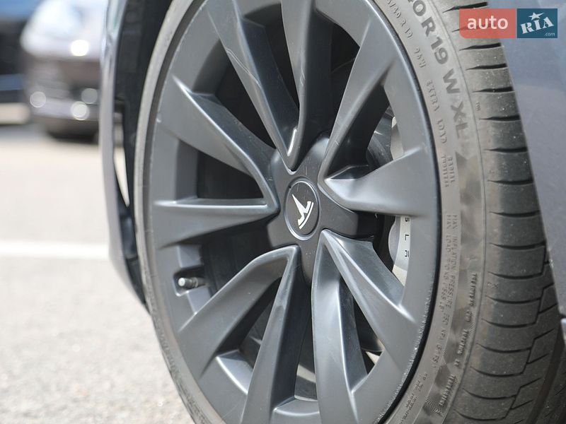 Седан Tesla Model 3 2021 в Харькове