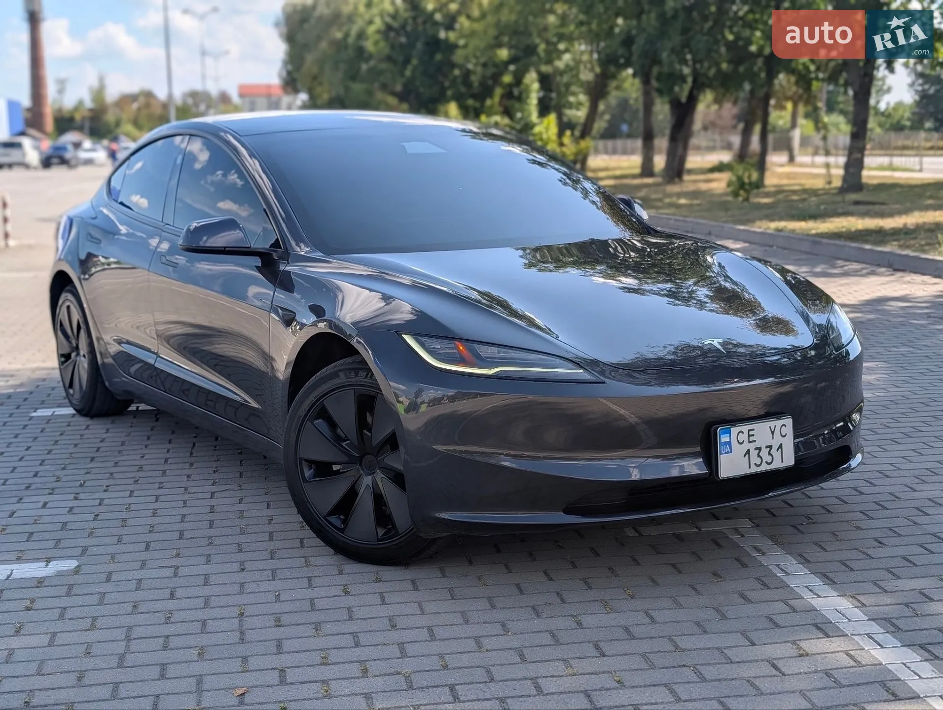 2025 Tesla Model 3 - мініатюра 8