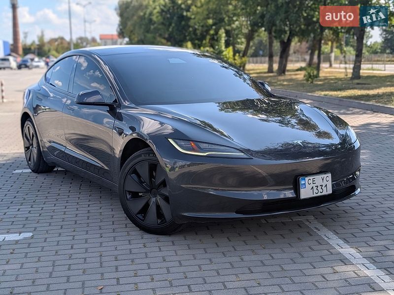 Седан Tesla Model 3 2025 в Коломые