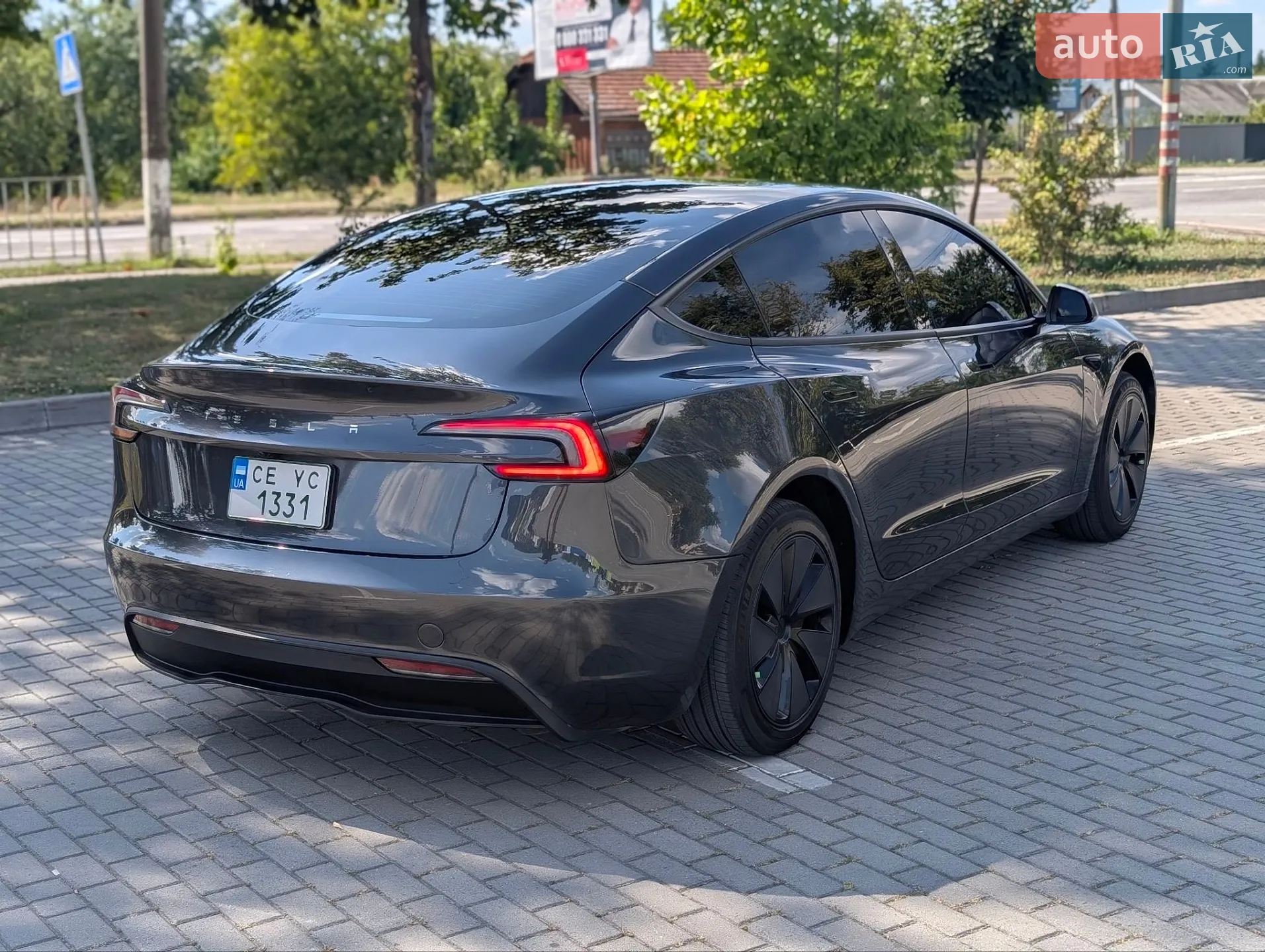 2025 Tesla Model 3 - мініатюра 10