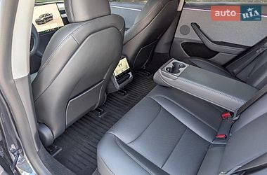 Седан Tesla Model 3 2025 в Коломые