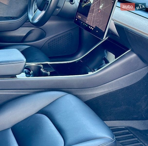 Седан Tesla Model 3 2019 в Києві