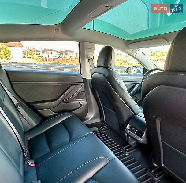 Седан Tesla Model 3 2019 в Києві