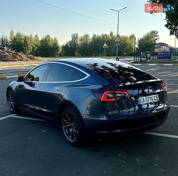 Седан Tesla Model 3 2019 в Києві