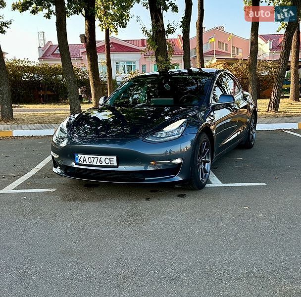 Седан Tesla Model 3 2019 в Києві