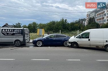 Седан Tesla Model 3 2018 в Львове фото 3 Седан Tesla Model 3 2018 в Львове