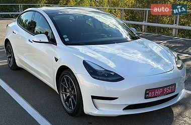 Седан Tesla Model 3 2021 в Киеве фото Седан Tesla Model 3 2021 в Киеве