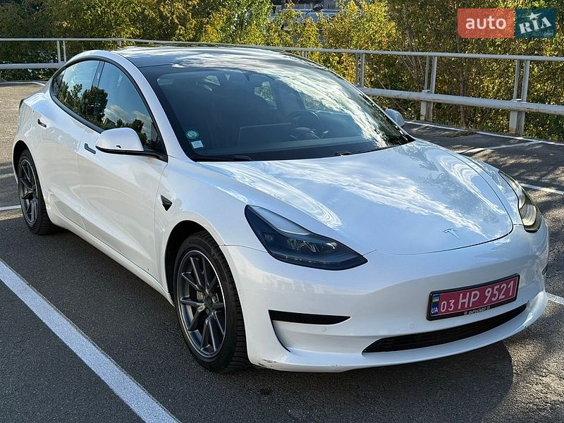 Седан Tesla Model 3 2021 в Киеве фото Седан Tesla Model 3 2021 в Киеве