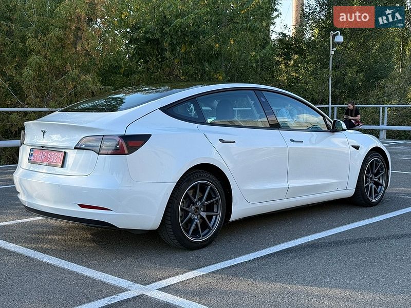 Седан Tesla Model 3 2021 в Киеве фото 4 Седан Tesla Model 3 2021 в Киеве