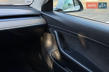 Седан Tesla Model 3 2021 в Києві