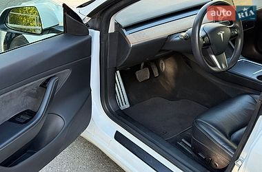 Седан Tesla Model 3 2021 в Києві