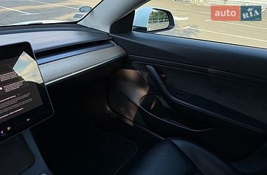 Седан Tesla Model 3 2021 в Києві