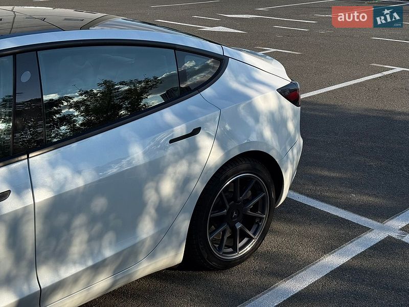 Седан Tesla Model 3 2021 в Киеве фото 32 Седан Tesla Model 3 2021 в Киеве