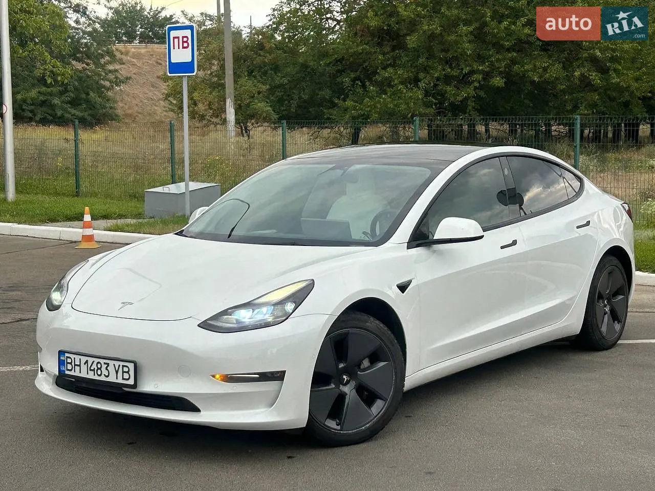 2022 Tesla Model 3 - мініатюра 13