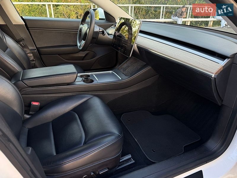 Седан Tesla Model 3 2021 в Киеве фото 33 Седан Tesla Model 3 2021 в Киеве